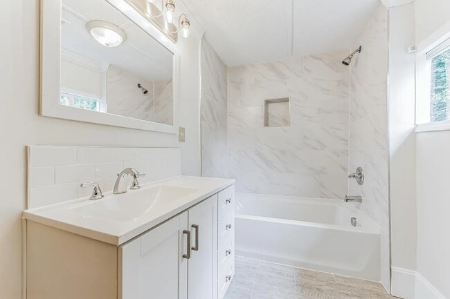 Photo - 338 State St