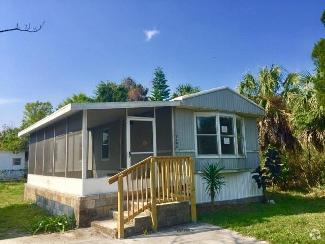 Building Photo - GORGEOUS REMODELED 2BR/1BA Mobile Home w/H...