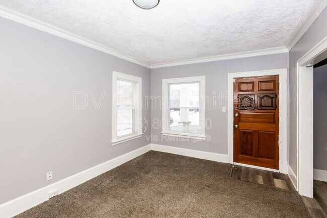 Photo - 1561 E 204th St