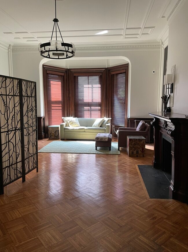 Building Photo - 171 Beacon St Unit 1R Rental