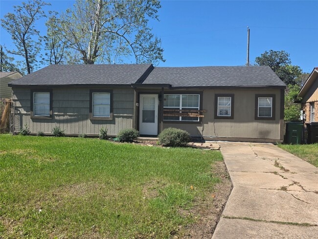 Building Photo - 9330 Chesterfield Dr