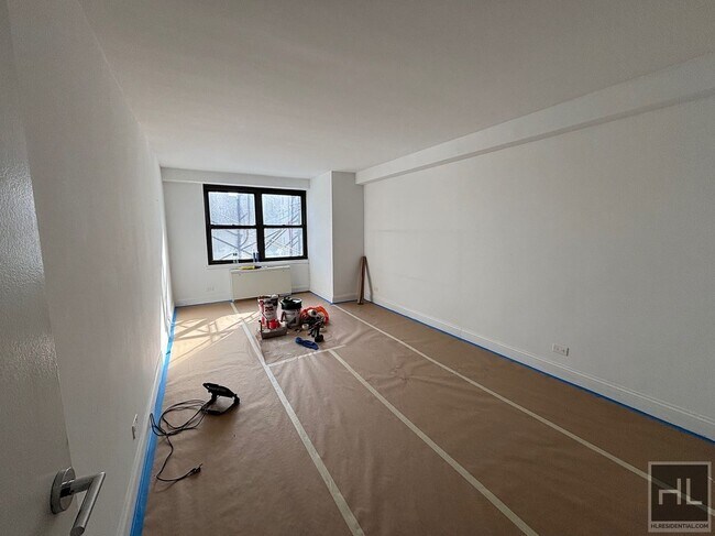 Building Photo - East 82nd Street