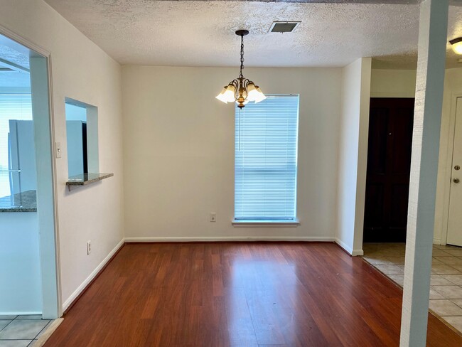 Photo - 16310 Setter Ct