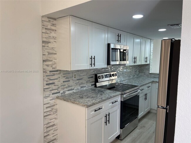 Building Photo - 2961 SW 87th Ave Rental
