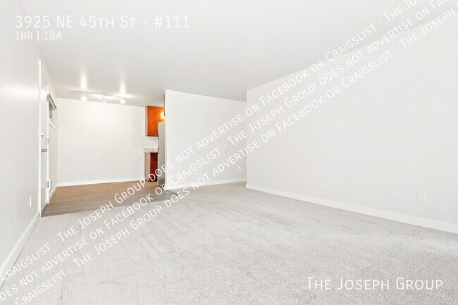 Photo - 3925 NE 45th St Unit #111