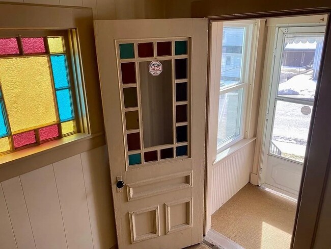 Building Photo - 31 Tremont St Unit 2