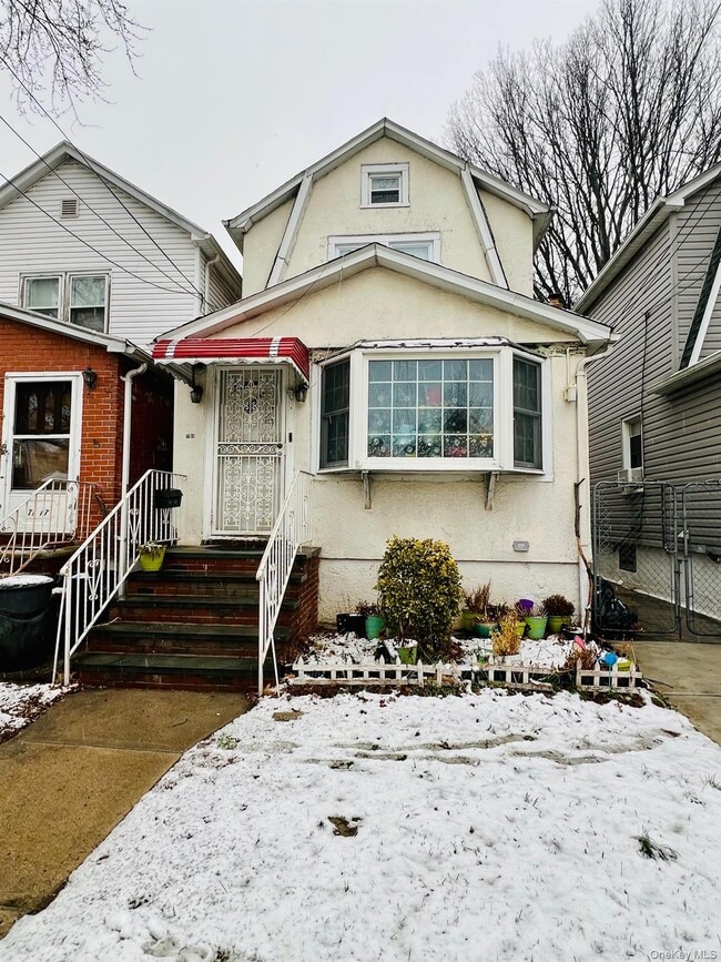 Building Photo - 71-19 Nansen St Unit 2nd Floor