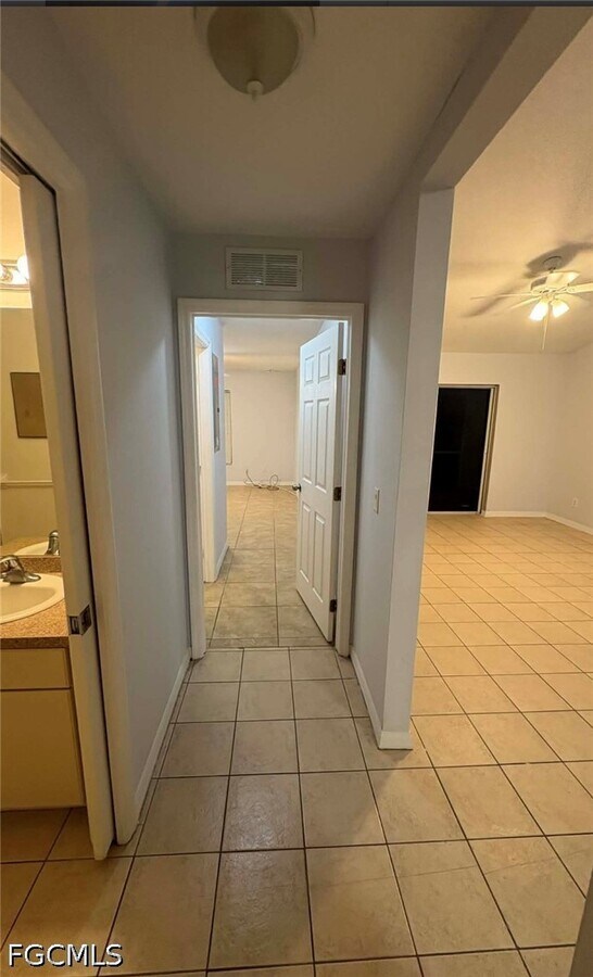 Photo - 1002 W 12th St