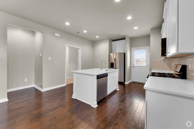 Building Photo - 1729 W Broade St Rental