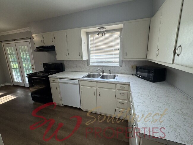 Photo - 3 bedroom 1 bath in excellent location!