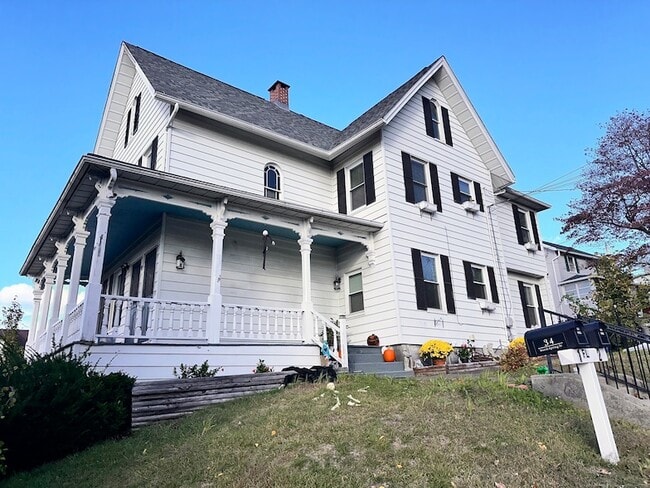 Building Photo - 34 N Spring St Unit Second Floor