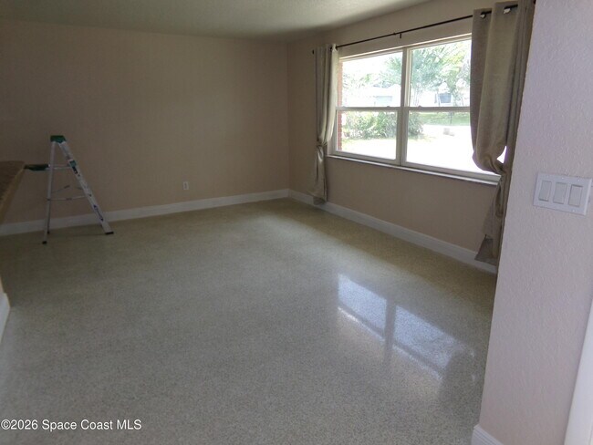 Photo - 1819 Poinsetta Blvd