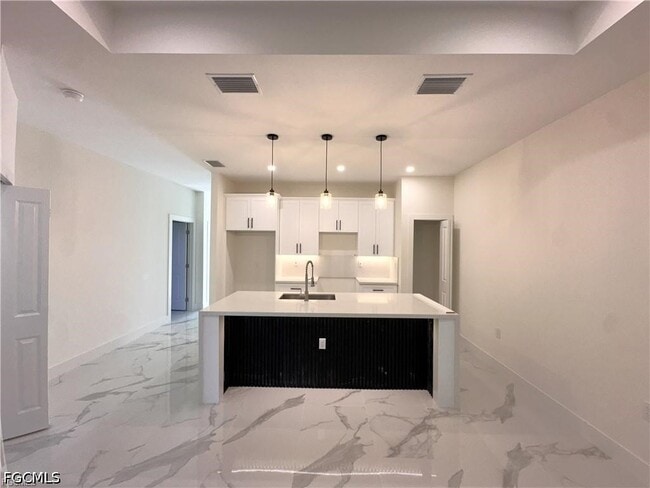 Photo - 2404 Dickens Ave N