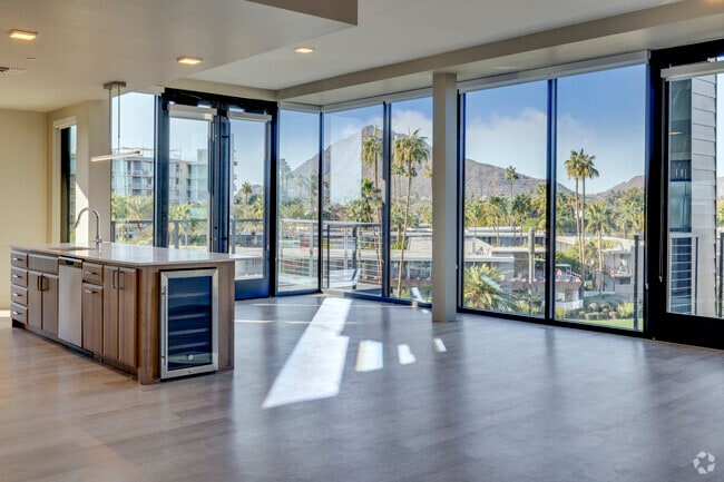 2BR, 2BA - 1,525SF - Penthouse View