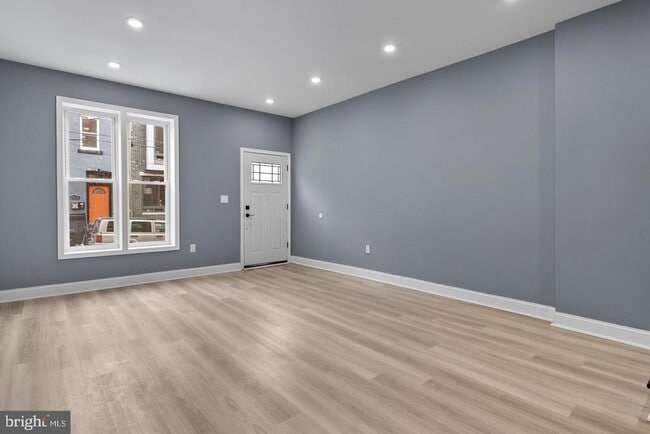 Photo - 2513 W Oxford St