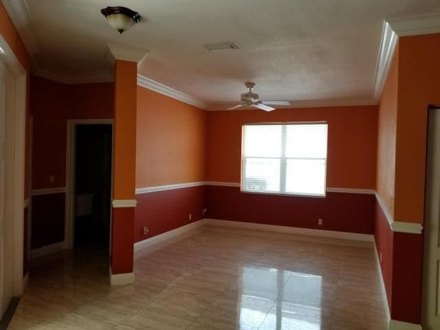 Photo - 124 Canterbury Plz