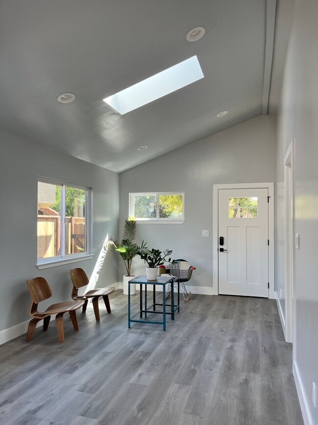 Photo - 930 Alexis Ct Unidad B