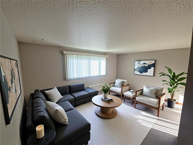 Photo - 1918 Greenwood St E