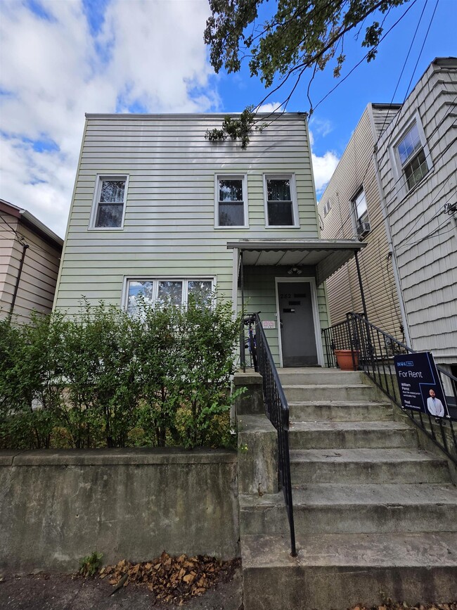 Building Photo - 282 Neptune Ave Unit 2