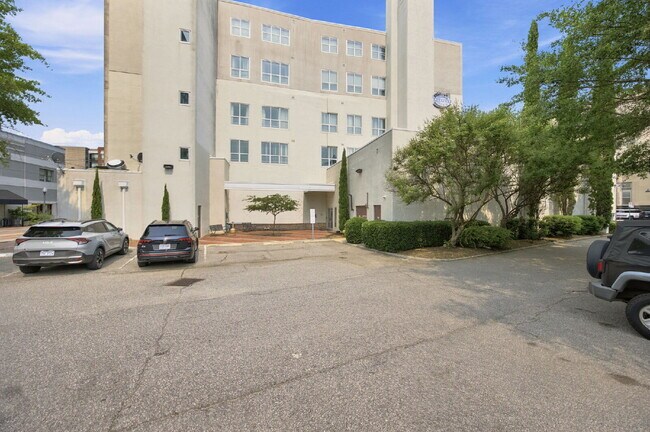 Photo - Downtown Living at Its Best Unit 5A