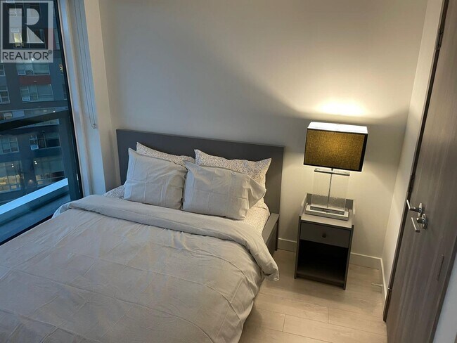 Photo - 1768 Cook St Unité 716