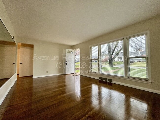 Photo - 7105 Circleview Dr