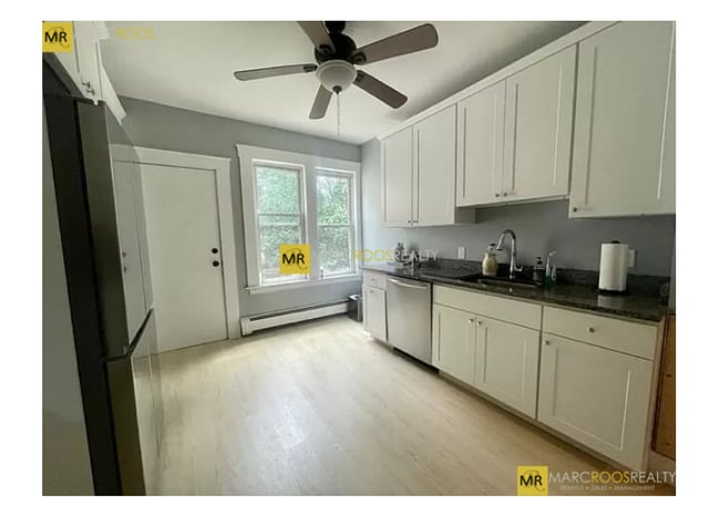 Photo - 819 E 2nd St