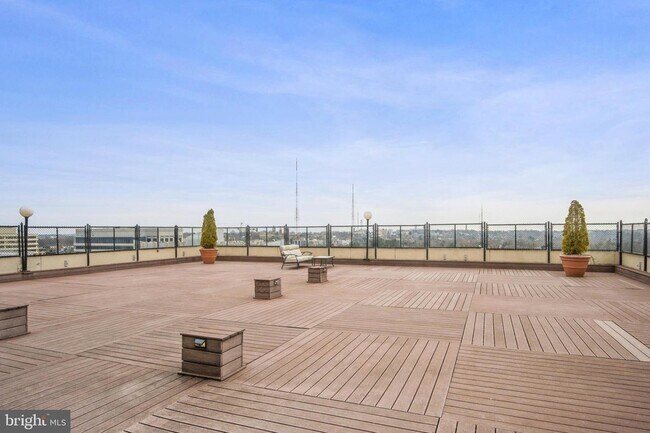 Photo - 4515 Willard Ave