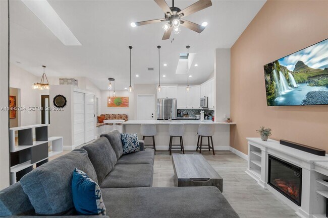 Photo - 4220 Grove Park Ln