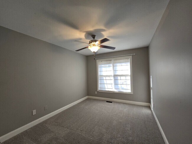 Photo - 641 Orchard Falls Dr