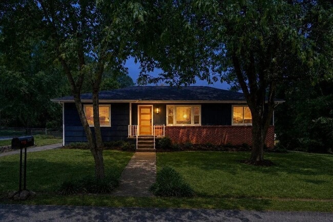 Photo - 3351 Black Oak Cir