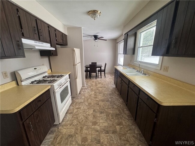 Photo - 10035 Creek Rd