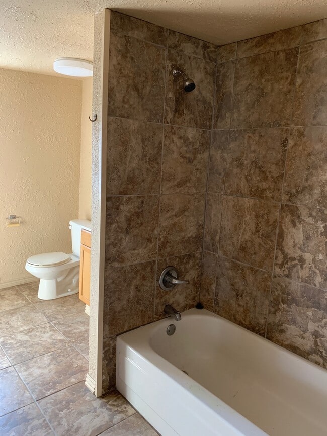 Photo - 3204 Russell St