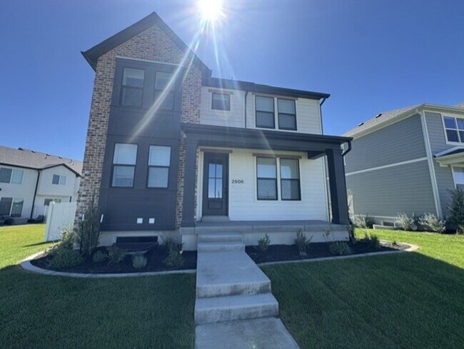 2808 W 2720 N