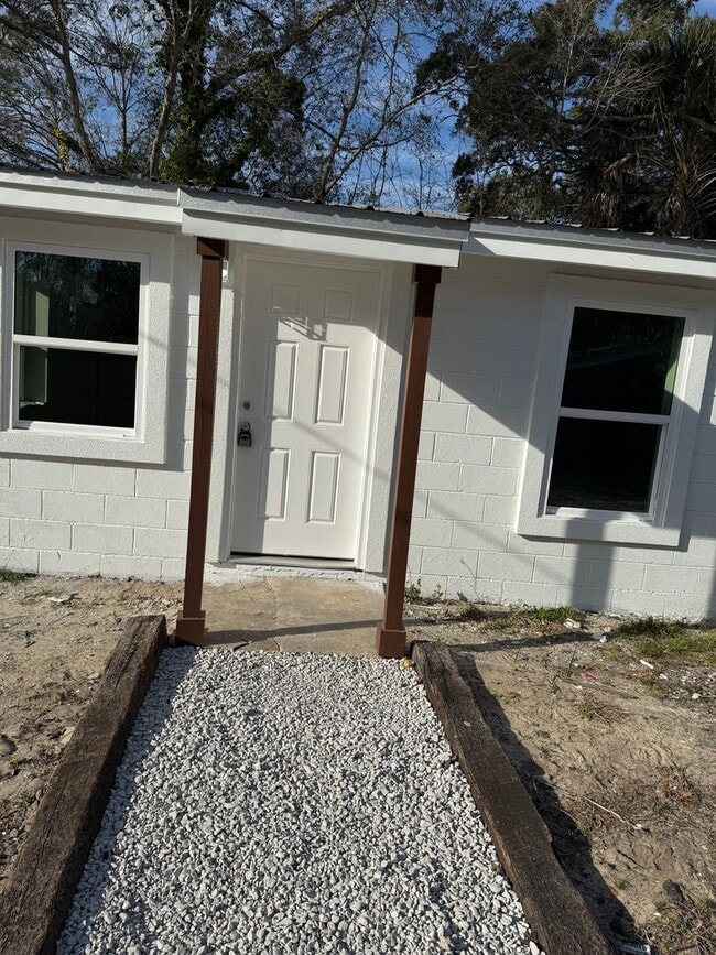 Building Photo - BRAND NEW 1-BEDROOM 1-BATH DUPLEX $1,200/ mo. - CLOSE TO EGLIN AFB Unit A