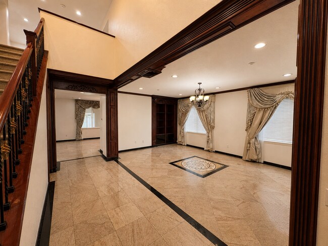 Photo - Spacious 5 Bedroom Home in West Oxnard's Desirable Winfield Community