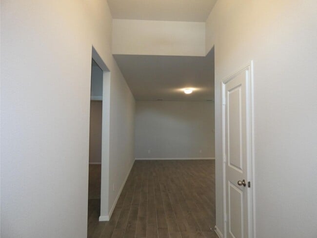 Photo - 8637 Centerboard Ln