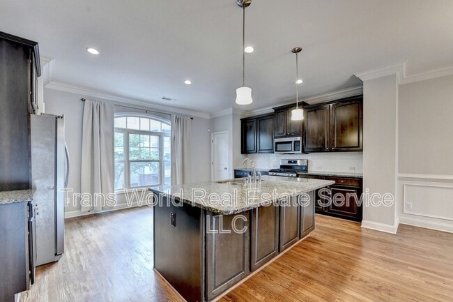 Photo - 4648 Pine St