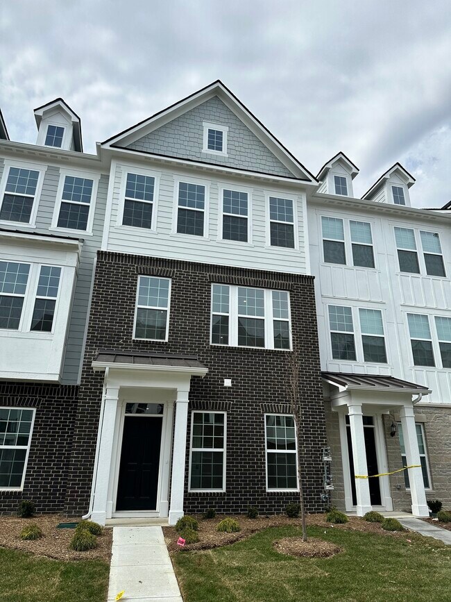 Photo - 14541 Pomona Ln Townhome