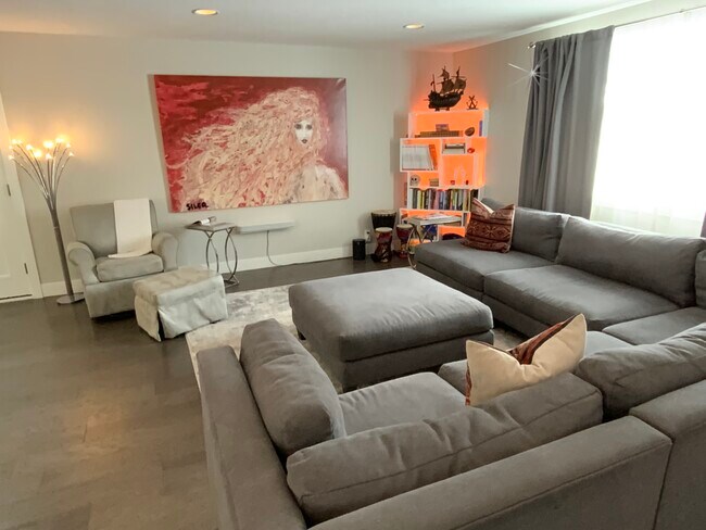 Photo - 1555 Fieldcrest Ln