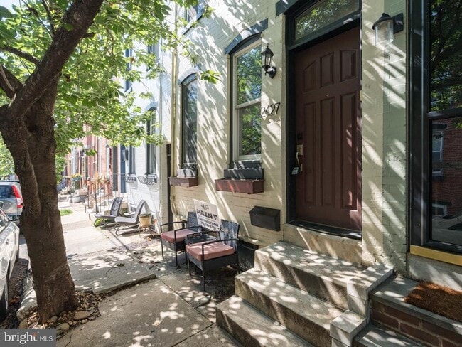 Building Photo - 2427 Perot St Rental