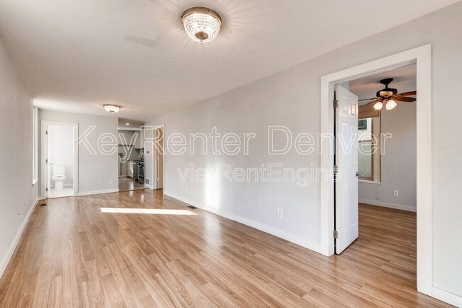 Photo - 3341 Lawrence St