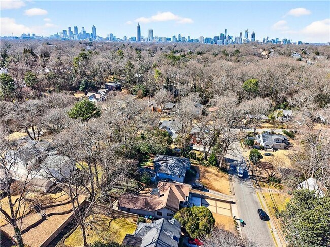 Photo - 1319 Chalmette Dr NE