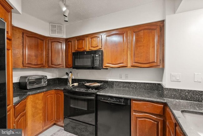 Photo - 1077 30th St NW Unit 201