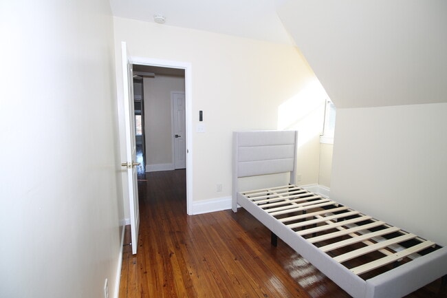 Photo - 1372 Neil Ave