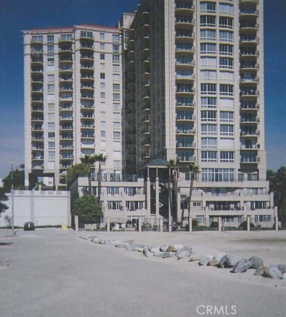 Building Photo - 850 E Ocean Blvd Unit B3 Rental