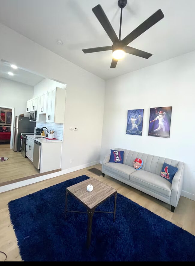 Building Photo - 1218 Soulard St Unit 1218