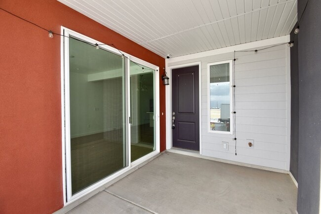 Photo - 3 Bed 2.5 Bath Townhome with Awesome View in Daybreak!