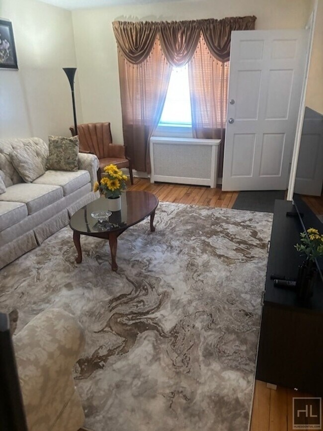 Photo - FRANCIS LEWIS BLVD Unidad 1