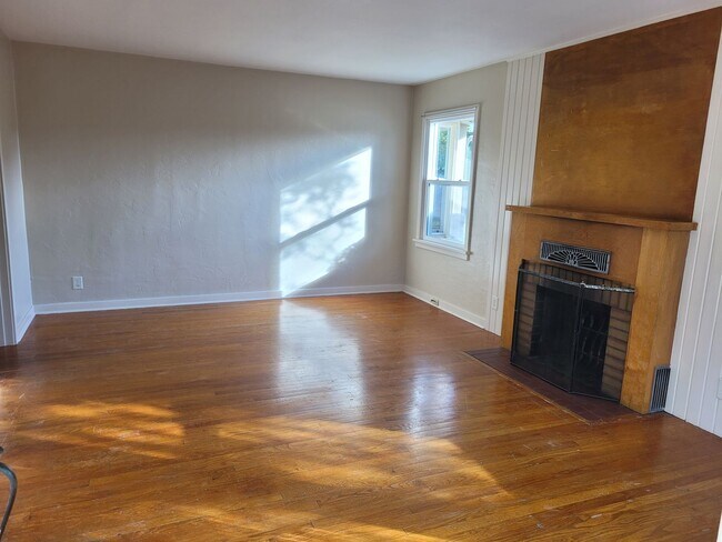 Photo - 2 Bed, 1 Bath Home in the Heart of Salem! Unidad 390 15th St.